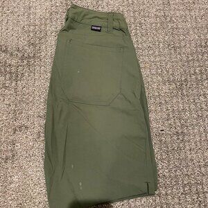 Women's Skyline Traveler Shorts - 8"